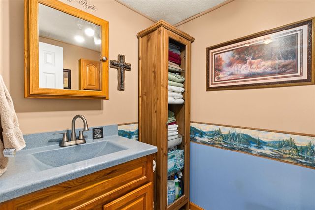 832 E Jefferson Street, Morris, IL 60450