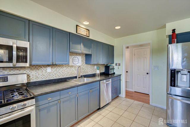 16 Universal Avenue, South Plainfield, NJ 07080