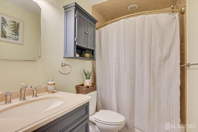 16 Universal Avenue, South Plainfield, NJ 07080