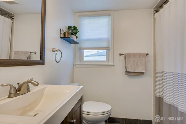 16 Universal Avenue, South Plainfield, NJ 07080