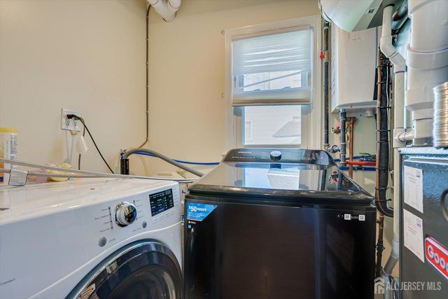 16 Universal Avenue, South Plainfield, NJ 07080