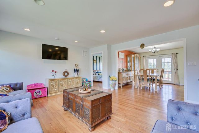 16 Universal Avenue, South Plainfield, NJ 07080