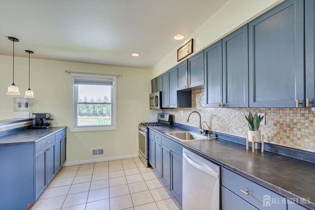 16 Universal Avenue, South Plainfield, NJ 07080