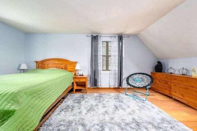 192 Sandy Valley Rd, Barnstable, MA 02648