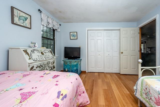 192 Sandy Valley Rd, Barnstable, MA 02648