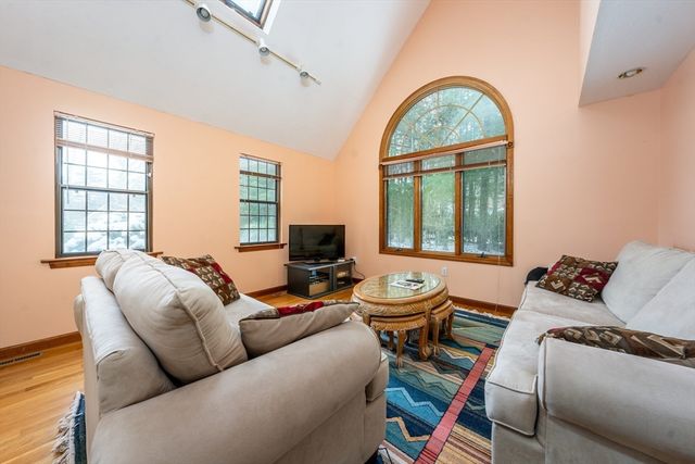 192 Sandy Valley Rd, Barnstable, MA 02648