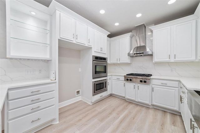 457 Corridor Way, Stafford, TX 77477