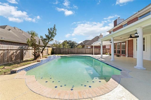 457 Corridor Way, Stafford, TX 77477