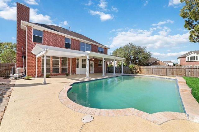 457 Corridor Way, Stafford, TX 77477