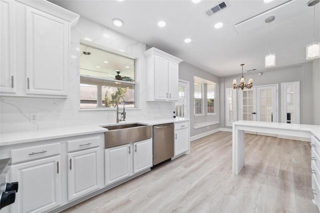 457 Corridor Way, Stafford, TX 77477