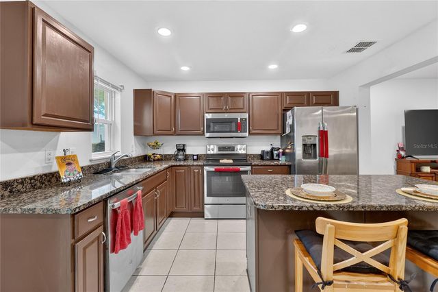 3747 WOODBURY HILL LOOP, Lakeland, FL 33810