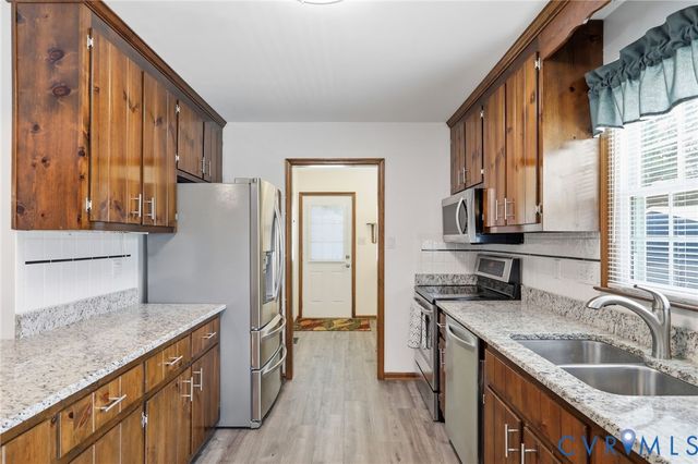 11607 Parrish Branch Cir, Midlothian, VA 23112