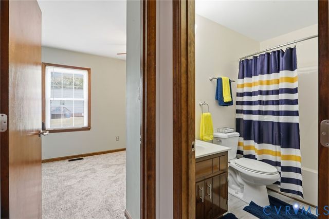11607 Parrish Branch Cir, Midlothian, VA 23112