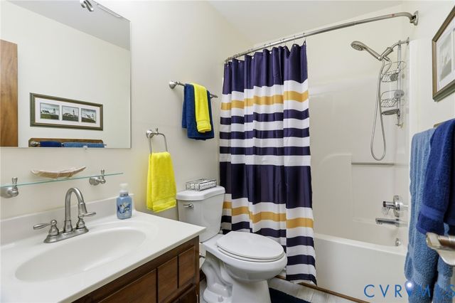 11607 Parrish Branch Cir, Midlothian, VA 23112