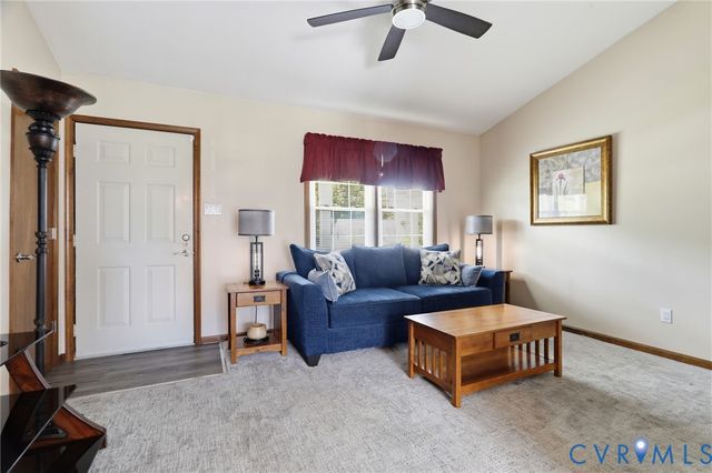 11607 Parrish Branch Cir, Midlothian, VA 23112