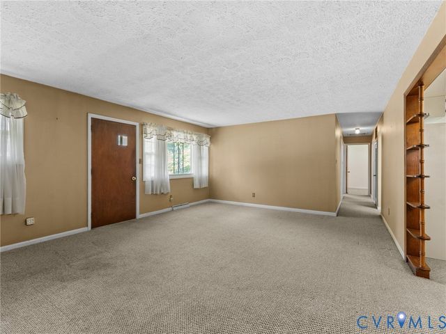 3017 Sherwood Ln, Hopewell, VA 23860