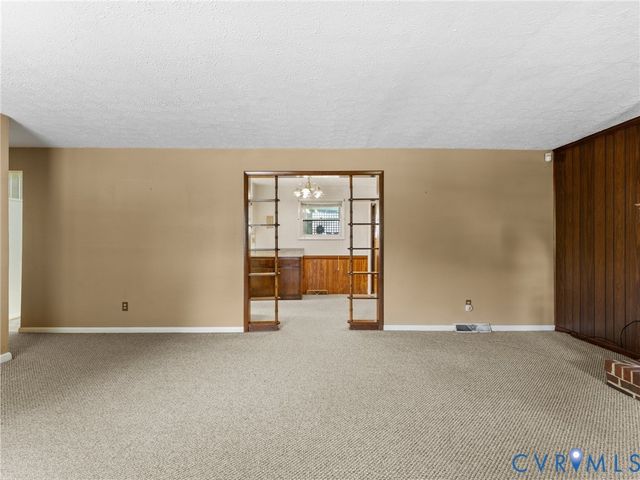 3017 Sherwood Ln, Hopewell, VA 23860