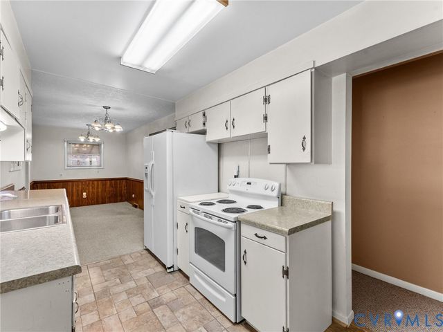 3017 Sherwood Ln, Hopewell, VA 23860