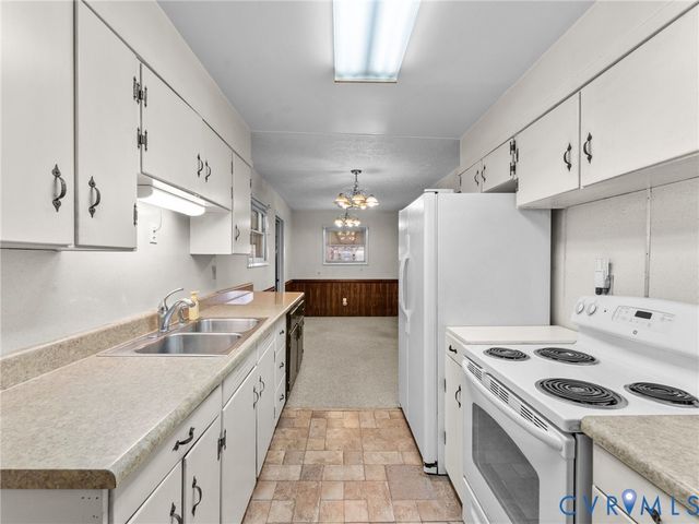3017 Sherwood Ln, Hopewell, VA 23860
