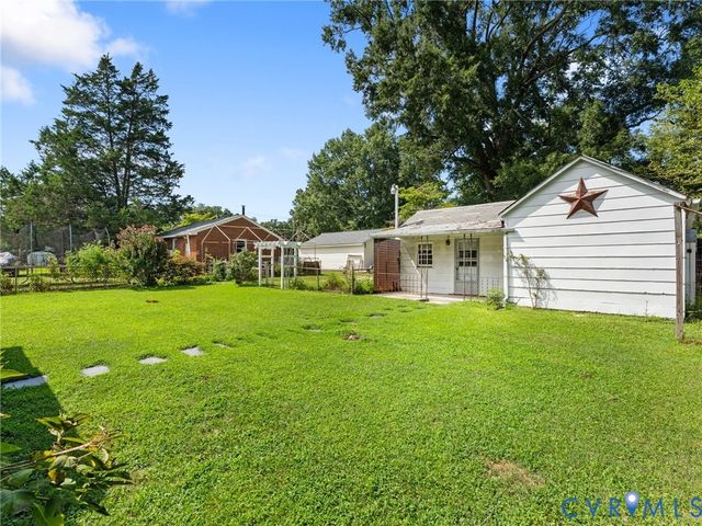 3017 Sherwood Ln, Hopewell, VA 23860