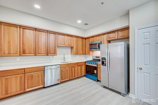 56 Forest Drive, Piscataway, NJ 08854