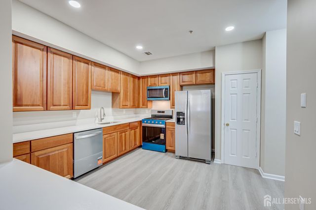56 Forest Drive, Piscataway, NJ 08854