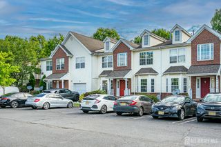 56 Forest Drive, Piscataway, NJ 08854