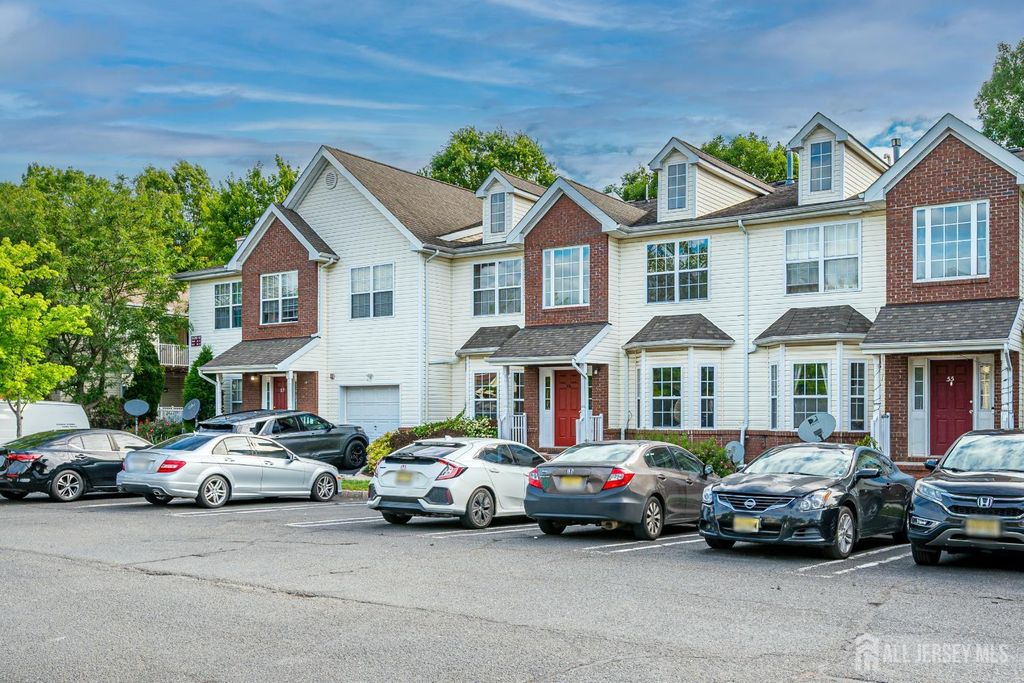 56 Forest Drive, Piscataway, NJ 08854
