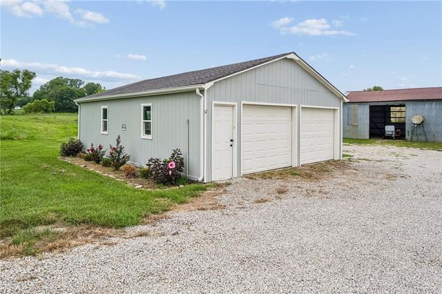 34906 E Colbern Road, Lone Jack, MO 64070
