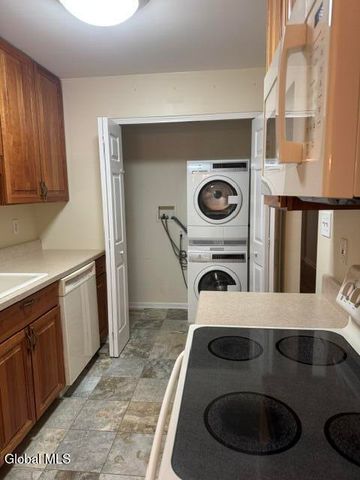 1200 Hillside Avenue APT 905, Niskayuna, NY 12309