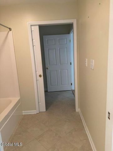 1200 Hillside Avenue APT 905, Niskayuna, NY 12309