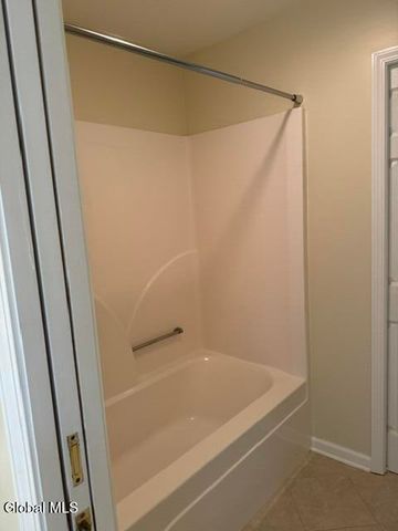 1200 Hillside Avenue APT 905, Niskayuna, NY 12309