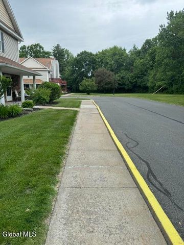 1200 Hillside Avenue APT 905, Niskayuna, NY 12309
