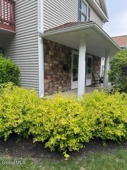 1200 Hillside Avenue APT 905, Niskayuna, NY 12309