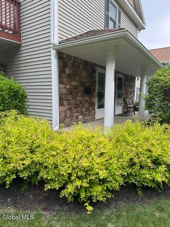 1200 Hillside Avenue APT 905, Niskayuna, NY 12309