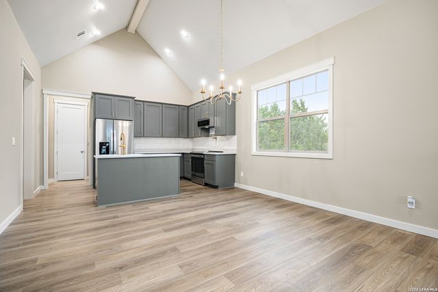 1454 Laurie Dr, Canyon Lake, TX 78133