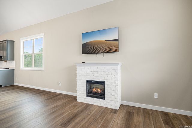 1454 Laurie Dr, Canyon Lake, TX 78133