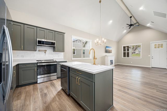 1454 Laurie Dr, Canyon Lake, TX 78133