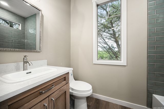 1454 Laurie Dr, Canyon Lake, TX 78133