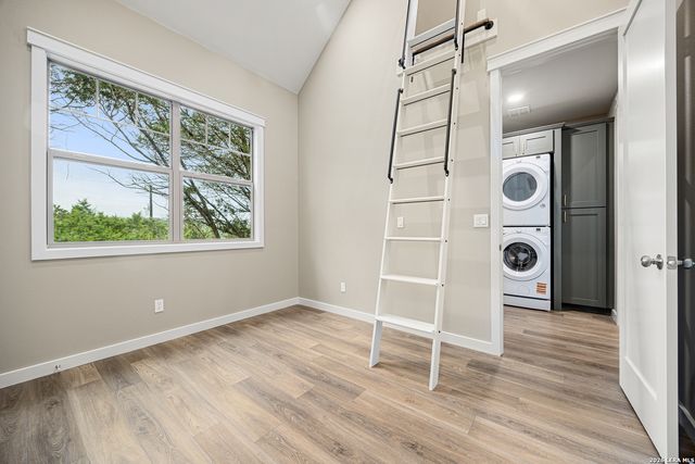 1454 Laurie Dr, Canyon Lake, TX 78133