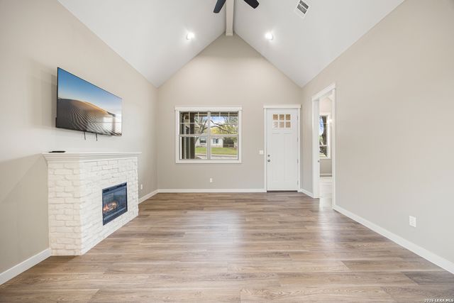 1454 Laurie Dr, Canyon Lake, TX 78133