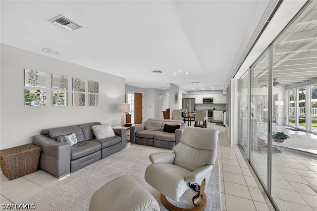 397 Parkway CT, Fort Myers, FL 33919