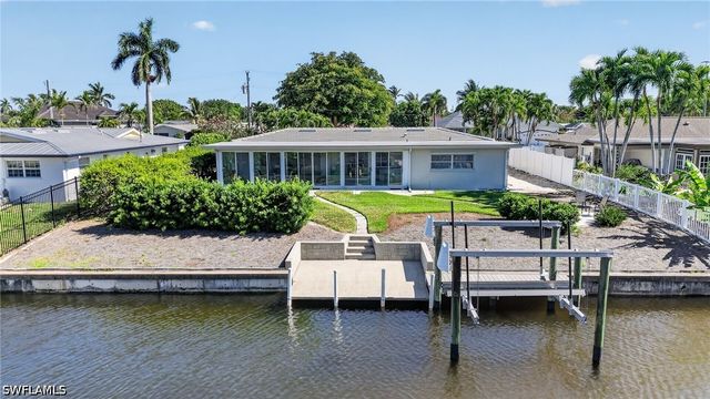 397 Parkway CT, Fort Myers, FL 33919