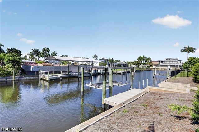 397 Parkway CT, Fort Myers, FL 33919