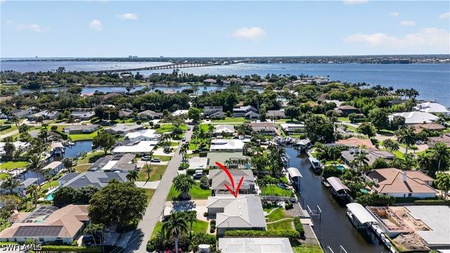 397 Parkway CT, Fort Myers, FL 33919