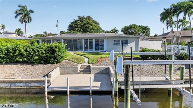 397 Parkway CT, Fort Myers, FL 33919