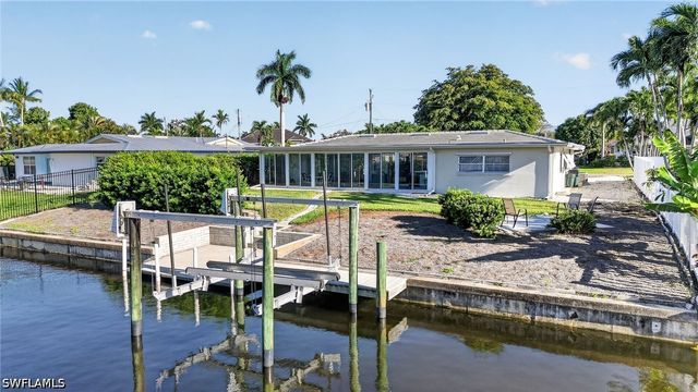397 Parkway CT, Fort Myers, FL 33919