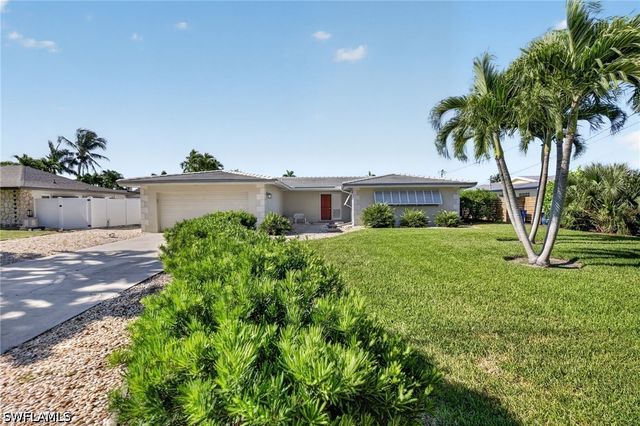 397 Parkway CT, Fort Myers, FL 33919