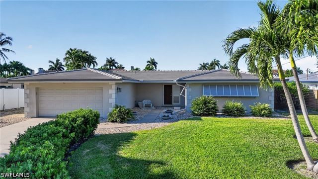 397 Parkway CT, Fort Myers, FL 33919