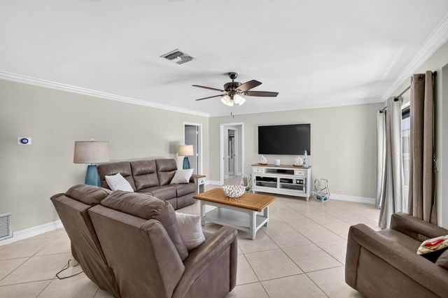5570 NE 26th Avenue, Fort Lauderdale, FL 33308